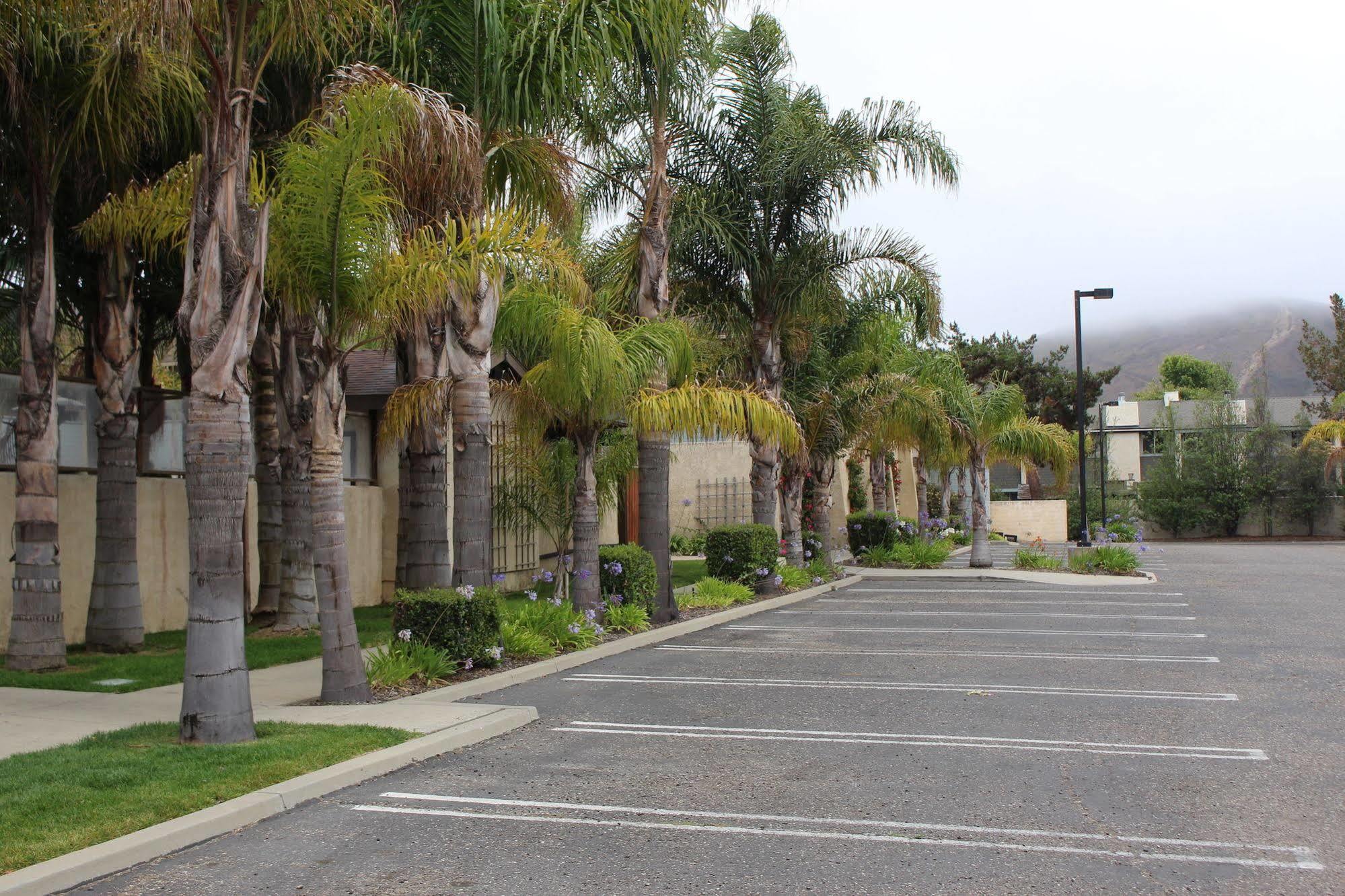 O'Cairns Inn And Suites Lompoc Exterior photo